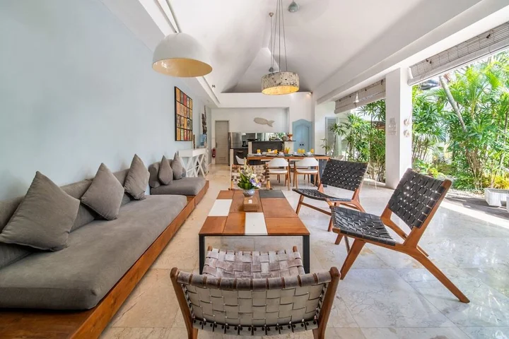 Кута: Trendy 3br Private Villa Seminyak