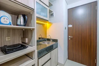 Депок: Warm And Minimalist Studio Room Transpark Cibubur Apartment
