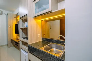 Депок: Warm And Minimalist Studio Room Transpark Cibubur Apartment
