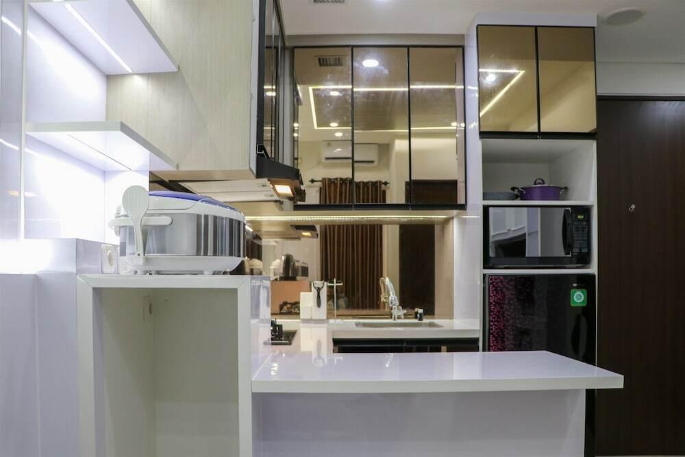 Депок: Comfort 2Br Apartment At 30Th Floor Transpark Cibubur