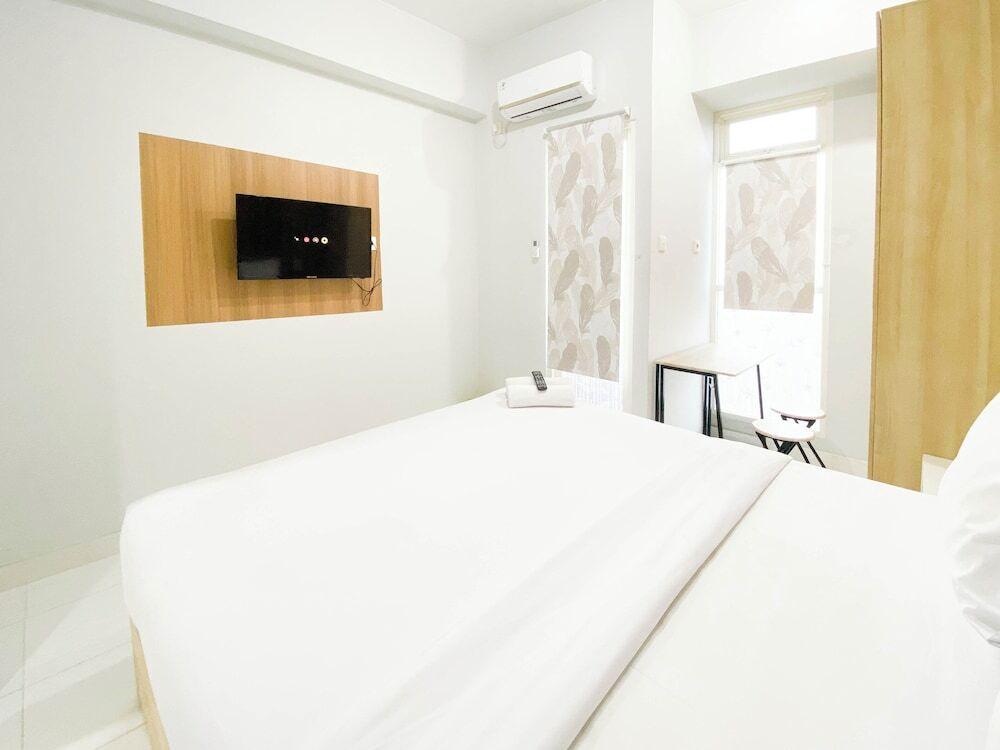 Семаранг: Homey 1Br Without Living Room At Amartha View Apartment