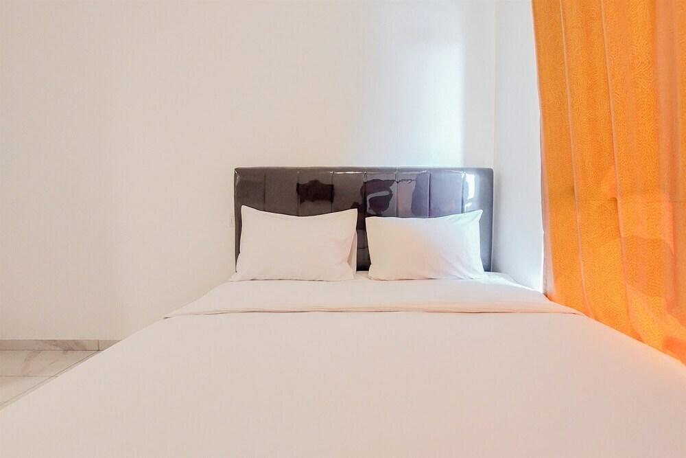 Cozy And Comfort Studio Sky House Alam Sutera Apartment — фото 3