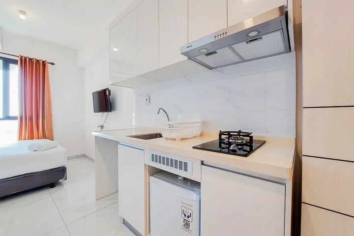 Тангеранг: Cozy And Comfort Studio Sky House Alam Sutera Apartment