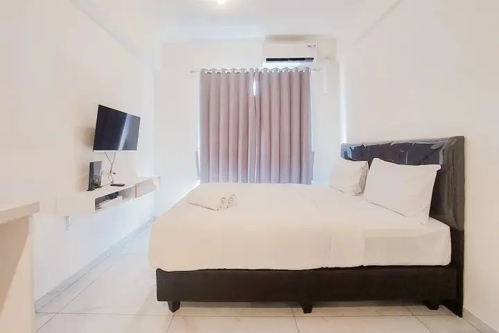 Homey And Simply Look Studio Sky House Alam Sutera Apartment — фото 3