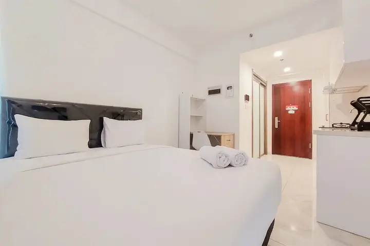 Homey And Simply Look Studio Sky House Alam Sutera Apartment — фото 4