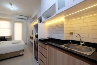 Депок: Cozy Living And Homey Studio Transpark Cibubur Apartment