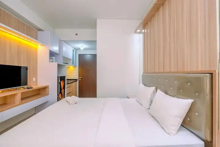 Cozy Living And Homey Studio Transpark Cibubur Apartment — фото 5
