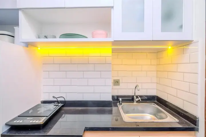 Депок: Cozy Living And Homey Studio Transpark Cibubur Apartment