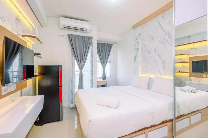 Депок: Cozy Stay And New Furnished Studio At Transpark Cibubur Apartment