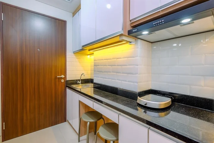 Депок: Cozy Stay And New Furnished Studio At Transpark Cibubur Apartment