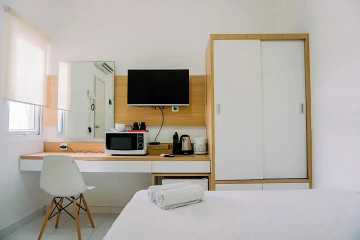Cozy Living Studio Room (No Kitchen) Apartment Aeropolis Residence — фото 4