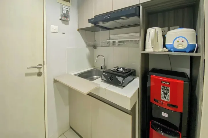 Семаранг: Comfortable 1Br Without Living Room At Amartha View Apartment