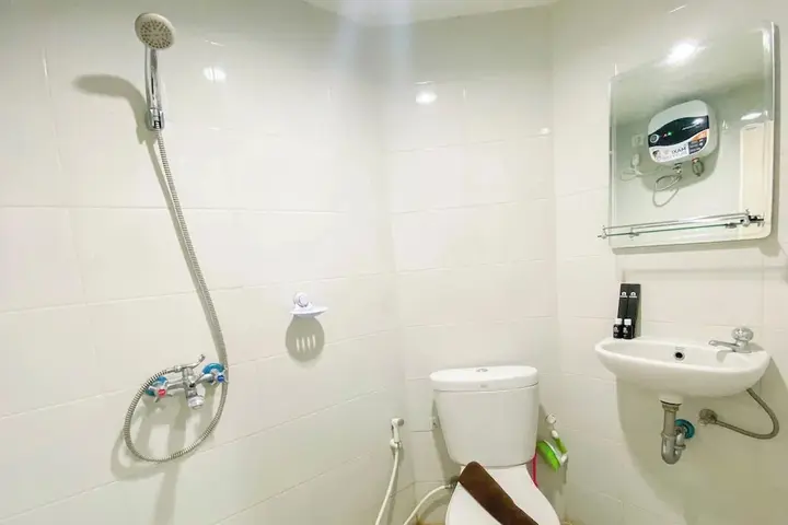 Семаранг: Comfortable 1Br Without Living Room At Amartha View Apartment