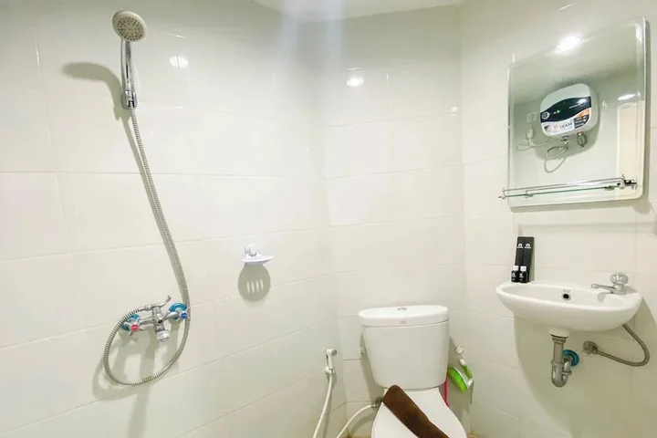 Семаранг: Comfortable 1Br Without Living Room At Amartha View Apartment
