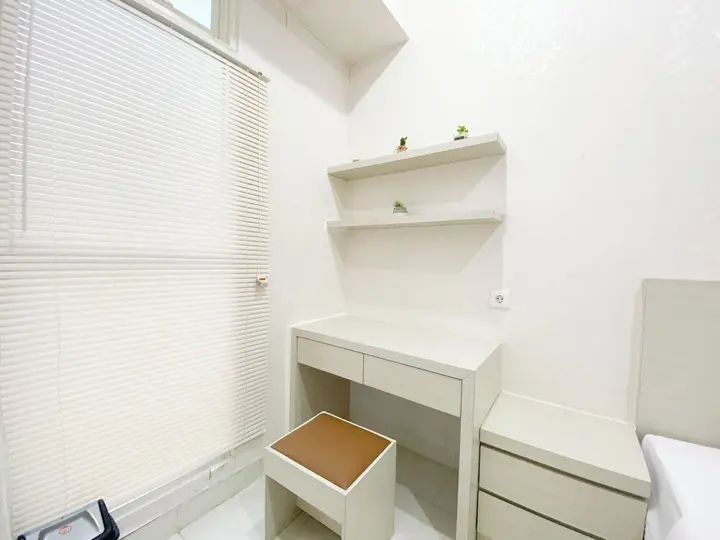Семаранг: Minimalist And Homey Studio Room At Amartha View Apartment
