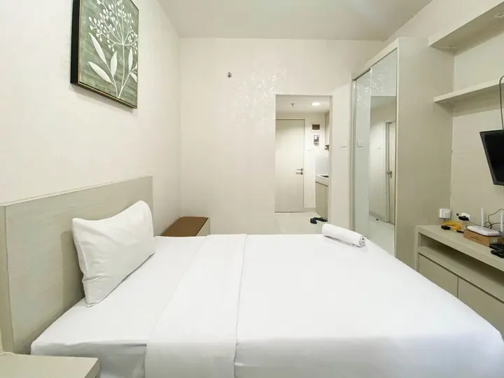 Семаранг: Minimalist And Homey Studio Room At Amartha View Apartment