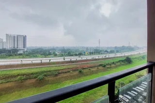 Legok: Gorgeous And Tidy Studio At Sky House Bsd Apartment