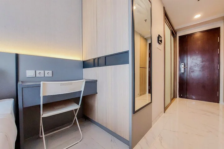 Legok: Gorgeous And Tidy Studio At Sky House Bsd Apartment