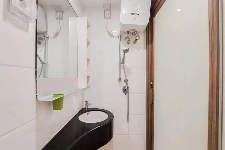 Legok: Gorgeous And Tidy Studio At Sky House Bsd Apartment