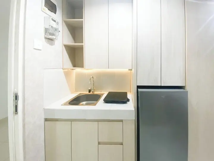 Семаранг: Elegant And Homey Studio At Amartha View Apartment