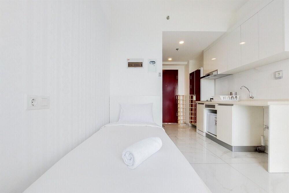 Тангеранг: Comfort Stay And Cozy Studio Sky House Alam Sutera Apartment
