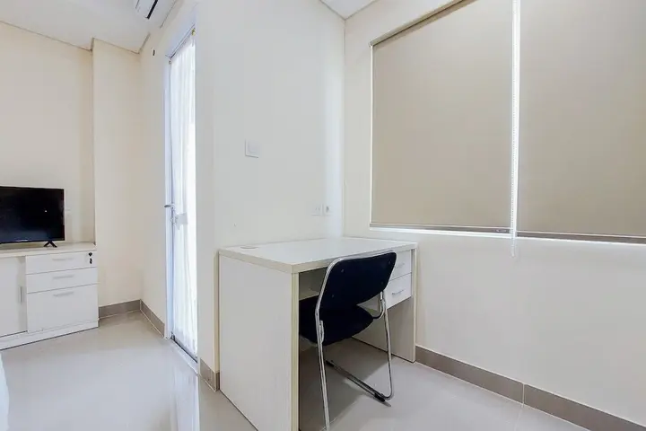 Legok: Comfort And Homey Studio Apartment At B Residence