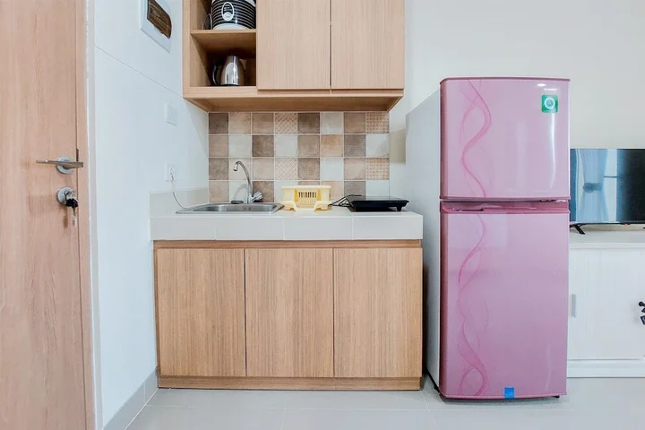 Legok: Comfort And Homey Studio Apartment At B Residence