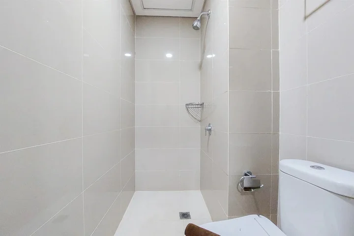 Legok: Comfort And Homey Studio Apartment At B Residence