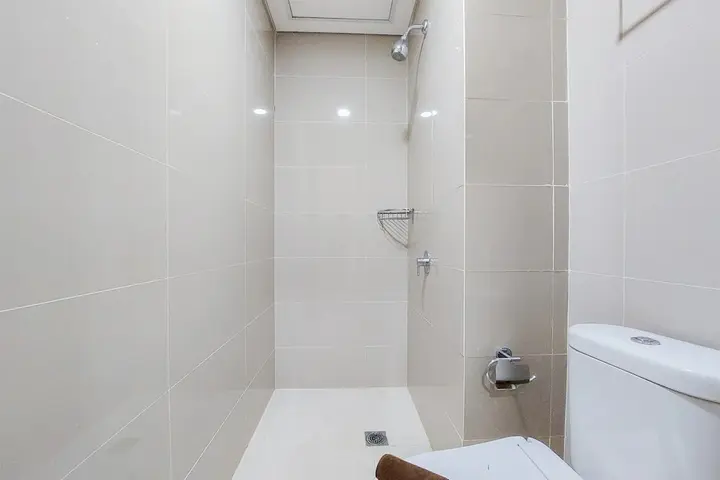Legok: Comfort And Homey Studio Apartment At B Residence