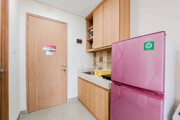 Legok: Comfort And Homey Studio Apartment At B Residence