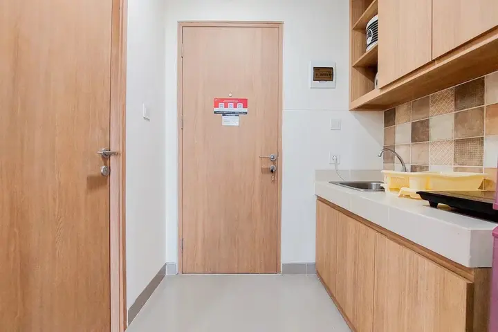 Legok: Comfort And Homey Studio Apartment At B Residence