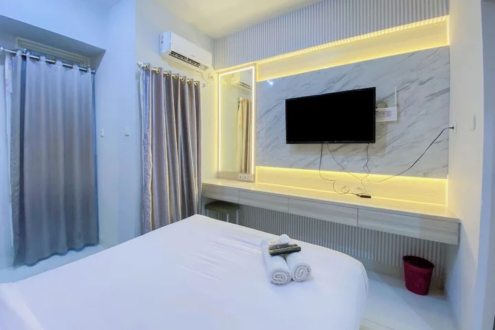 Семаранг: Nice And Cozy Studio At Amartha View Apartment