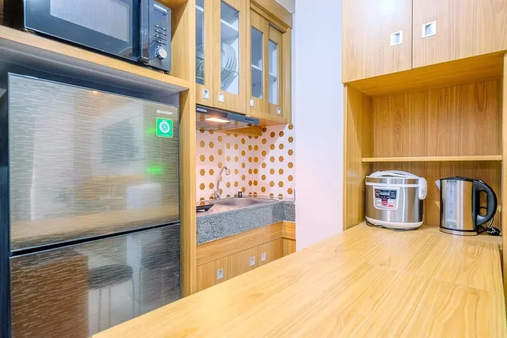 Депок: Modern And Comfort 2Br Transpark Cibubur Apartment