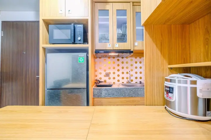 Депок: Modern And Comfort 2Br Transpark Cibubur Apartment