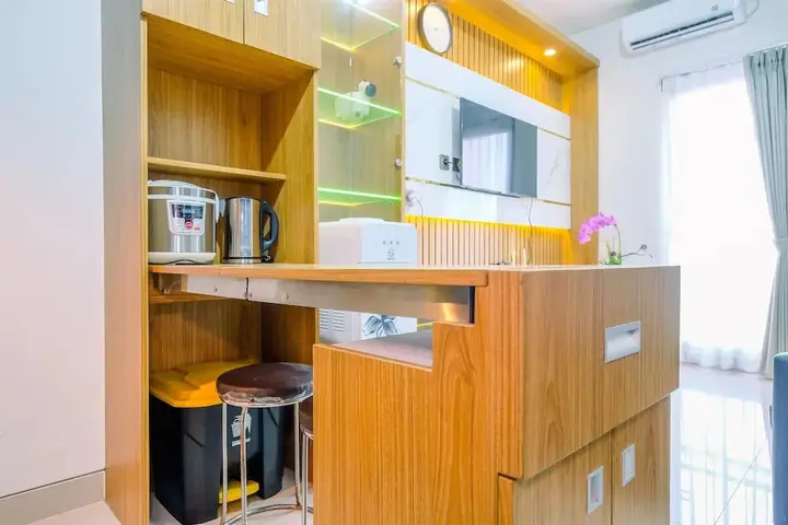 Депок: Modern And Comfort 2Br Transpark Cibubur Apartment