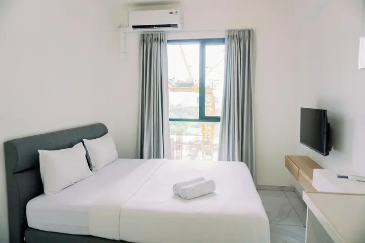 Warm And Simply Studio Room Sky House Alam Sutera Apartment — фото 4
