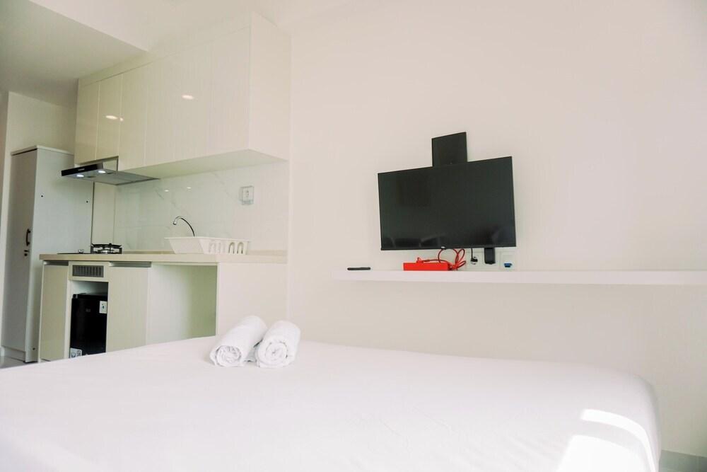Wonderful And Strategic Studio Apartment Sky House Alam Sutera — фото 5