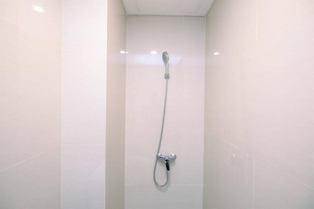 Джакарта: Nice And Comfortable Studio Vasaka Solterra Apartment