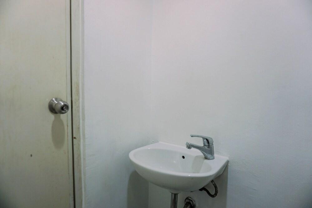 Тангеранг: Homey And Comfort Stay 2Br Apartment Aeropolis Residence