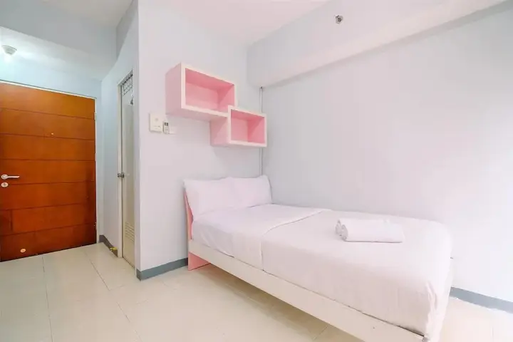 Homey And Cozy Studio Room Taman Melati Margonda Apartment — фото 4