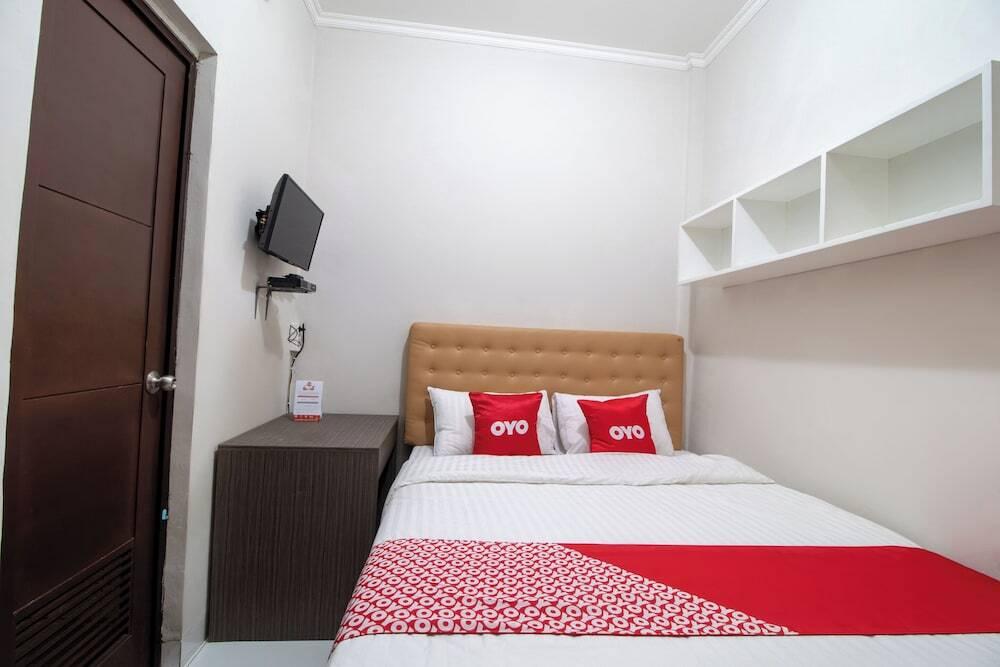 Караванг: OYO 3253 Sofia Residence