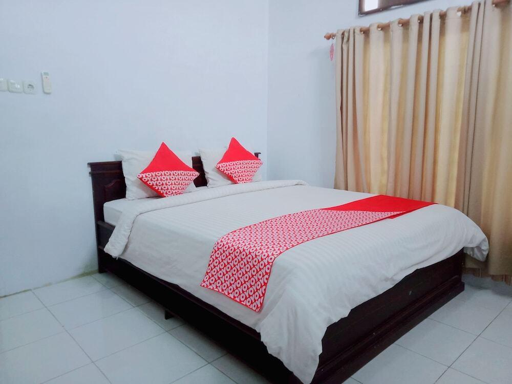 Джамби: OYO 92561 Excellent Kost