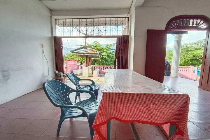 Озеро Тоба: OYO 92503 Penginapan & Villa Sirait