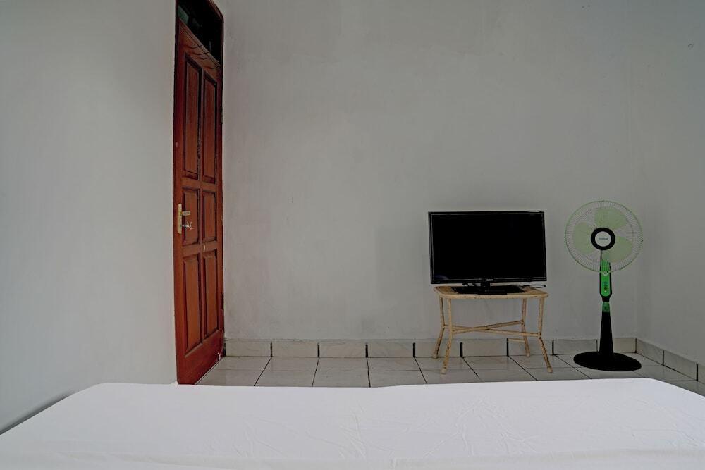 Сукабуми: SPOT ON 92856 Home Stay Syariah Aom Kusman
