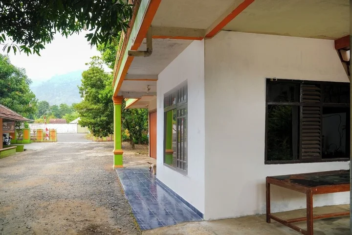 Сукабуми: SPOT ON 92856 Home Stay Syariah Aom Kusman