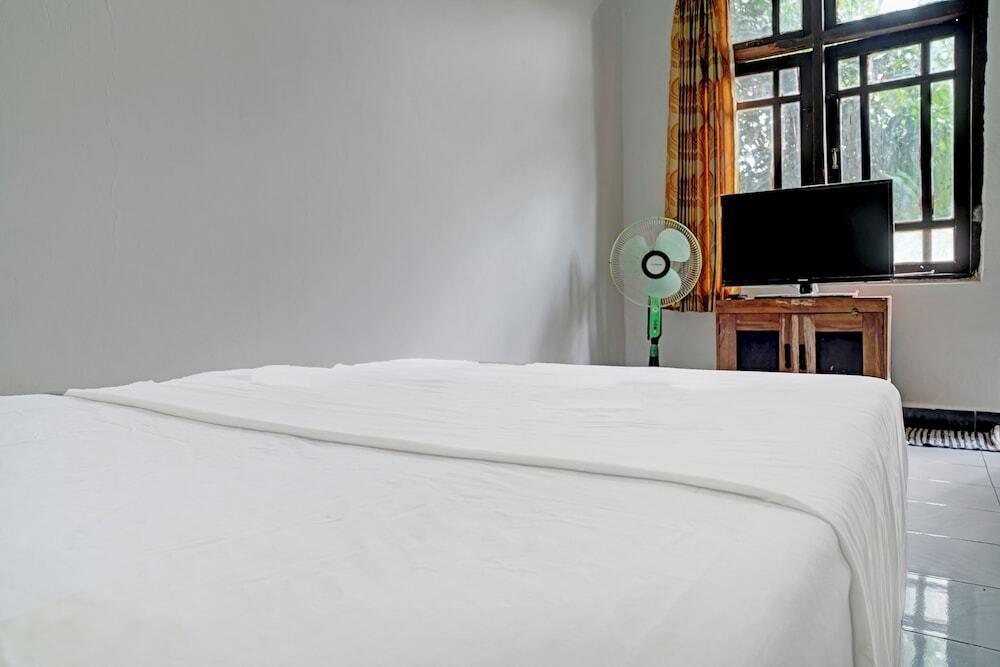 Сукабуми: SPOT ON 92856 Home Stay Syariah Aom Kusman