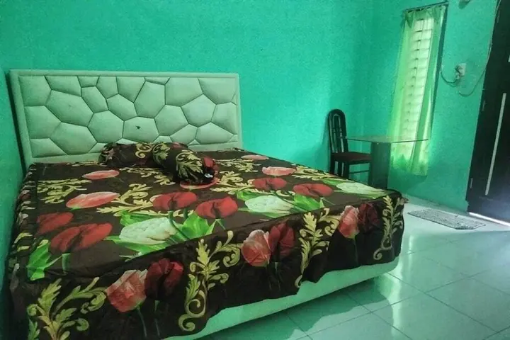 Медан: SPOT ON 92839 Nany Asoka Syariah Near Anyong Cafe Studio