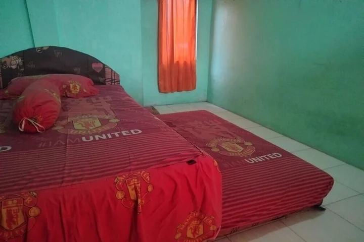 Медан: SPOT ON 92839 Nany Asoka Syariah Near Anyong Cafe Studio