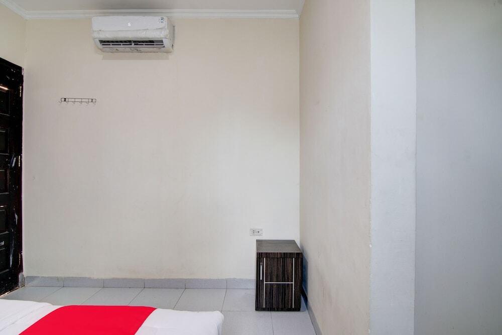 Пеканбару: OYO 92861 Raya Guest House Syariah