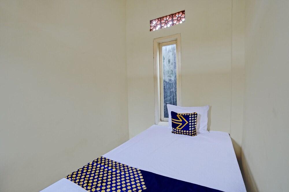 Маланг: SPOT ON 92799 Tanjung Indah Homestay Syariah